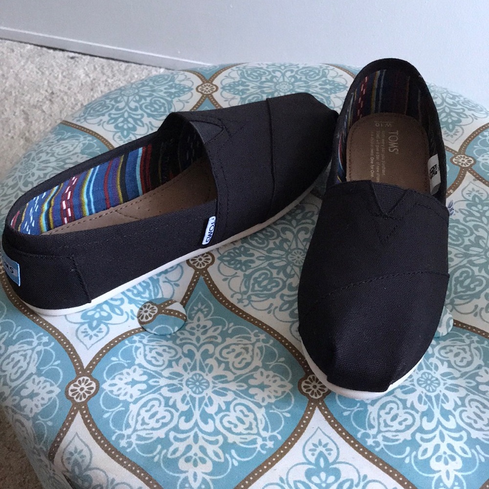 NWOT TOMS